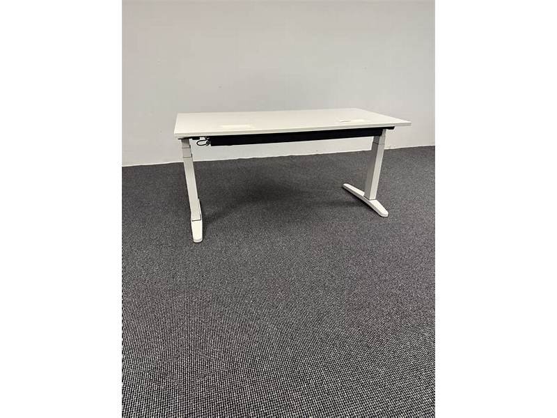 Steelcase Ology Sitz-Steh-Schreibtisch 180x80 cm